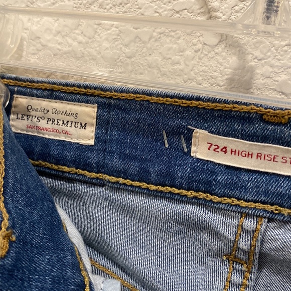 Levi’s premium San Francisco 724 High Rise Straight Jeans - Picture 5 of 5